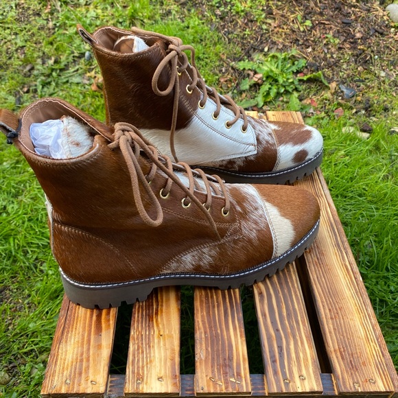 SIZE 10 Cowhide Boots - Picture 3 of 5